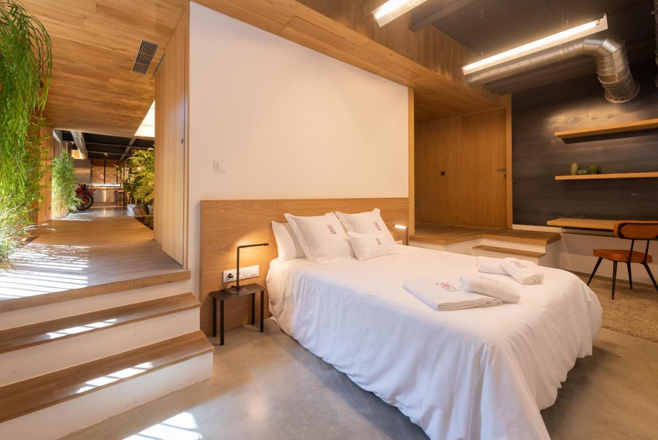 Ferienwohnung Petit Luxe Loft Terrassa Exterior foto
