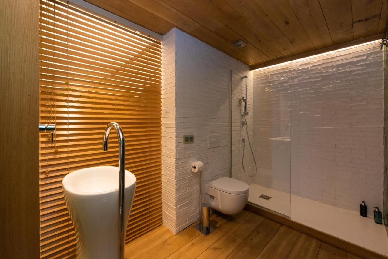 Ferienwohnung Petit Luxe Loft Terrassa Exterior foto